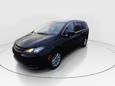 2024 Chrysler Voyager - Photo 3