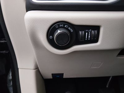 2024 Chrysler Voyager - Photo 13