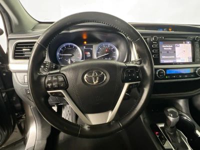 2019 Toyota Highlander — photo 15 view