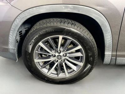 2019 Toyota Highlander — photo 11 view