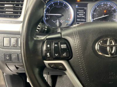 2019 Toyota Highlander — photo 16 view