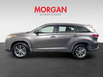 2019 Toyota Highlander — engine compartment view