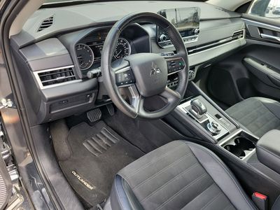 2024 Mitsubishi Outlander - Photo 3