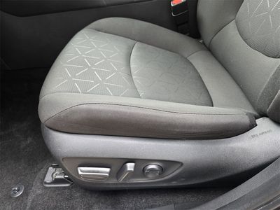2024 Toyota RAV4 - Photo 16