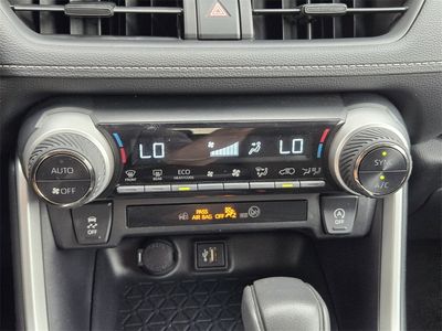 2024 Toyota RAV4 - Photo 13