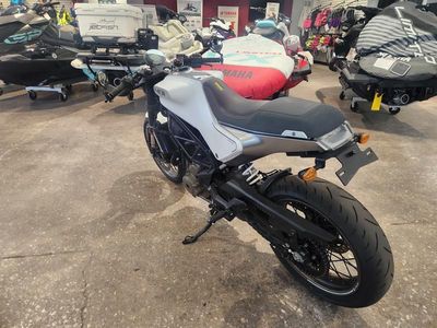 2022 Husqvarna Svartpilen 401 - Photo 6