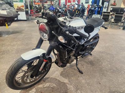 2022 Husqvarna Svartpilen 401 - Photo 4