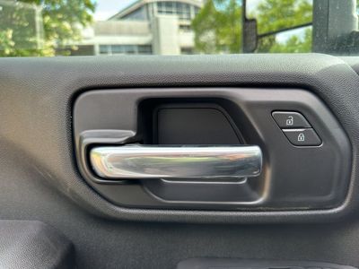 2025 Chevrolet Silverado 2500 HD — photo 15 view