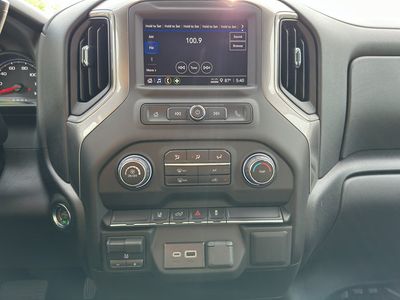 2025 Chevrolet Silverado 2500 HD — photo 11 view