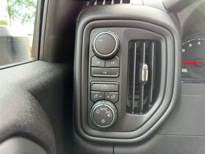2025 Chevrolet Silverado 2500 HD — photo 14 view