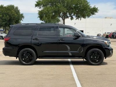 2021 Toyota Sequoia - Photo 3