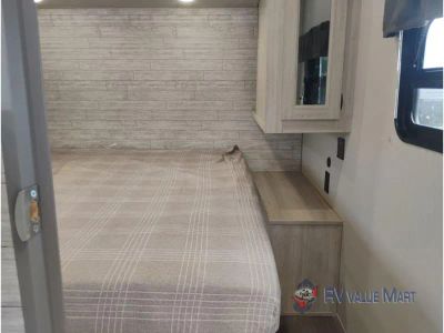 2026 Coachmen RV Catalina Legacy Edition — photo 26 view