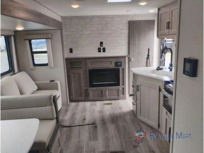 2026 Coachmen RV Catalina Legacy Edition — photo 21 view
