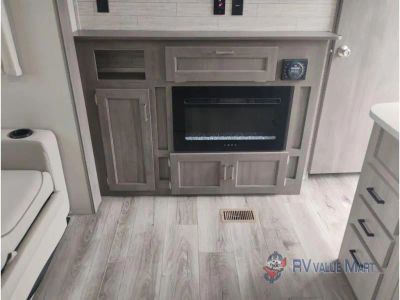 2026 Coachmen RV Catalina Legacy Edition — photo 24 view