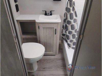 2026 Coachmen RV Catalina Legacy Edition — photo 27 view