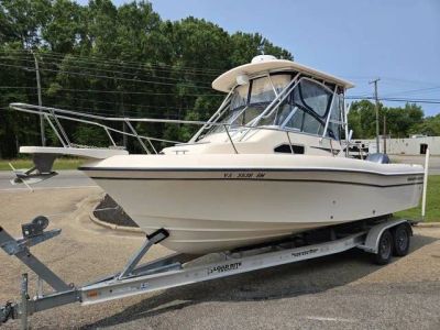 2007 Grady White 232 Gulfstream — front three-quarter view