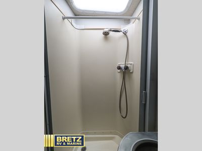 2009 Winnebago View - Photo 17