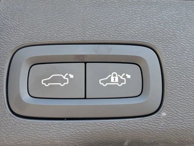 2023 Volvo XC60 Recharge Plug-In Hybrid — photo 12 view