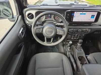 2026 Jeep Wrangler — photo 18 view