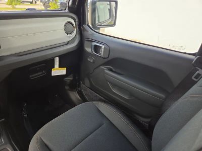 2026 Jeep Wrangler — photo 19 view
