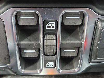 2026 Jeep Wrangler — photo 25 view