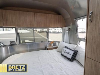 2020 Airstream Flying Cloud — photo 13 view