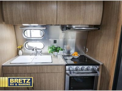 2020 Airstream Flying Cloud — photo 9 view