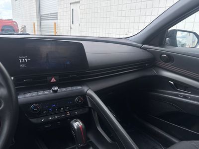 2023 Hyundai Elantra - Photo 14