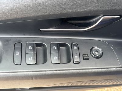 2023 Hyundai Elantra - Photo 6