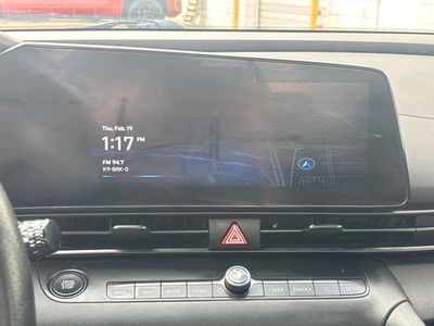 2023 Hyundai Elantra - Photo 11
