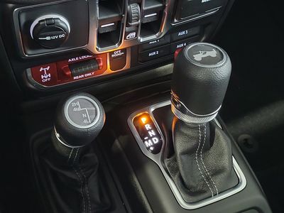 2026 Jeep Wrangler - Photo 30