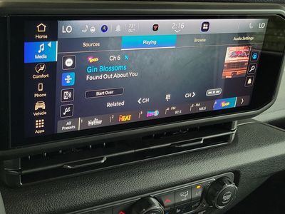 2026 Jeep Wrangler - Photo 27