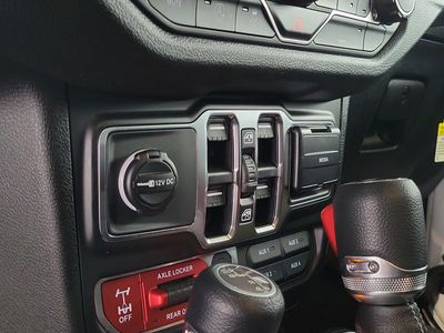2026 Jeep Wrangler - Photo 15