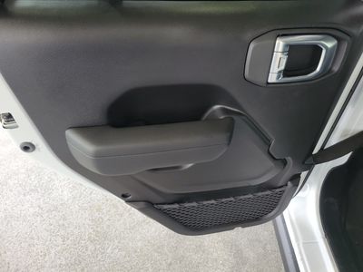 2026 Jeep Wrangler - Photo 13