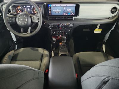 2026 Jeep Wrangler - Photo 11