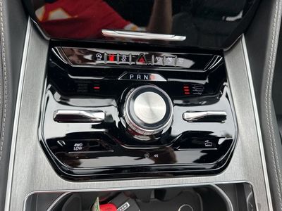 2025 Jeep Wagoneer L - Photo 15