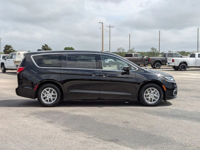 2024 Chrysler Pacifica - Photo 6