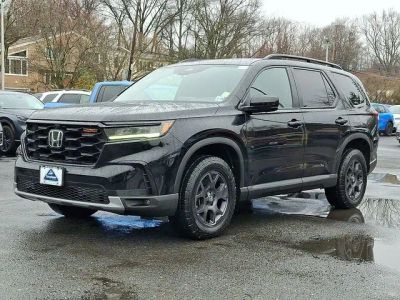 2025 Honda Pilot — rear three-quarter view