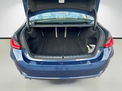 2023 BMW 3 Series — photo 12 view