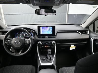 2025 Toyota RAV4 Hybrid XLE SUV - Photo 13