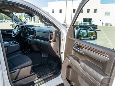2025 Chevrolet Silverado 1500 — photo 10 view