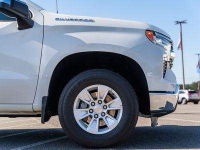 2025 Chevrolet Silverado 1500 — photo 8 view