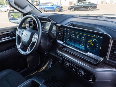 2025 Chevrolet Silverado 1500 — photo 13 view
