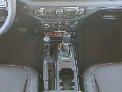 2026 Jeep Gladiator — photo 21 view