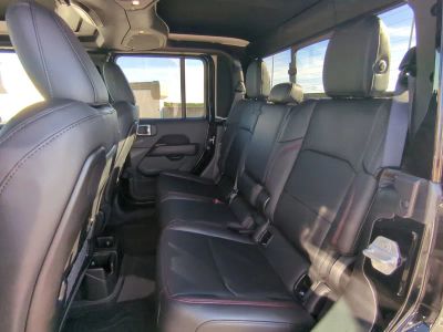 2026 Jeep Gladiator — photo 15 view