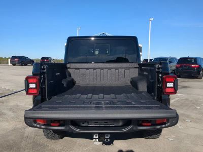2026 Jeep Gladiator — photo 14 view