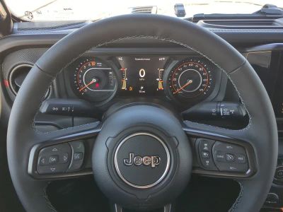 2026 Jeep Gladiator — photo 32 view