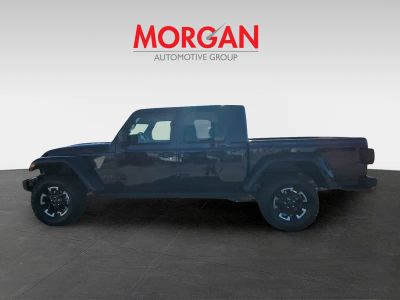 2026 Jeep Gladiator — photo 8 view