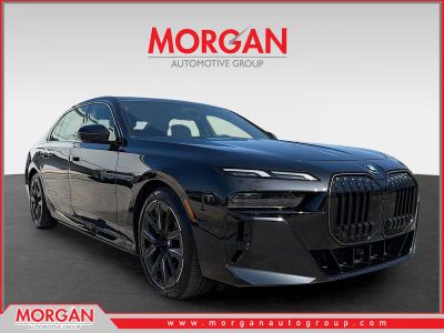 2026 BMW i7 eDrive50 in Black Sapphire Metallic — front three-quarter view