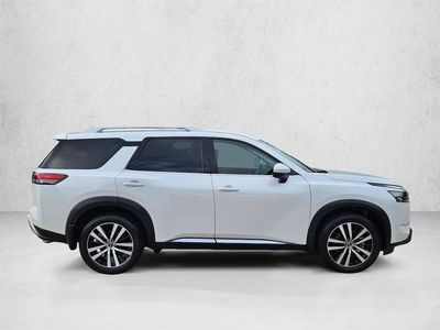 2025 Nissan Pathfinder - Photo 2